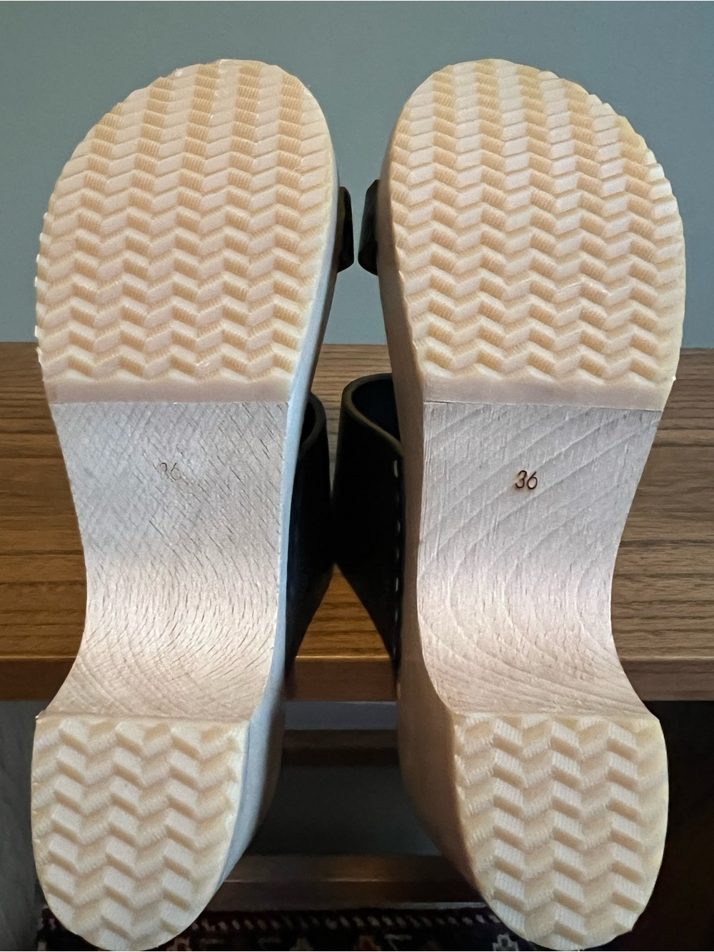 ZUZII Los Angeles| Lennox Wooden Black‎ Clog Sandals - Picture 7 of 11